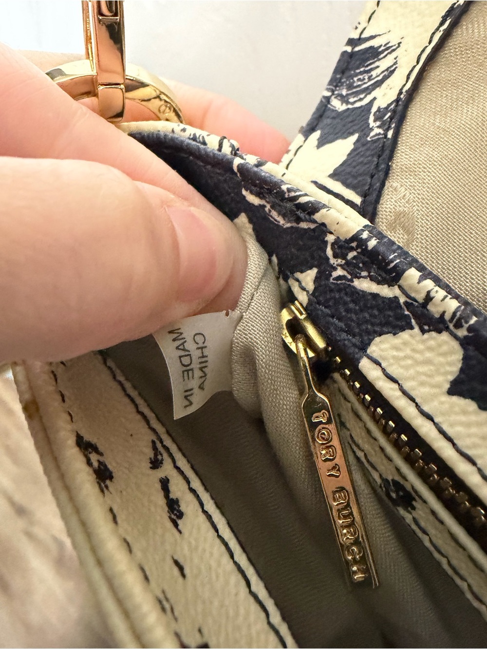 Tory Burch Navy Floral Chain Shoulder Bag - Picture 12 of 16